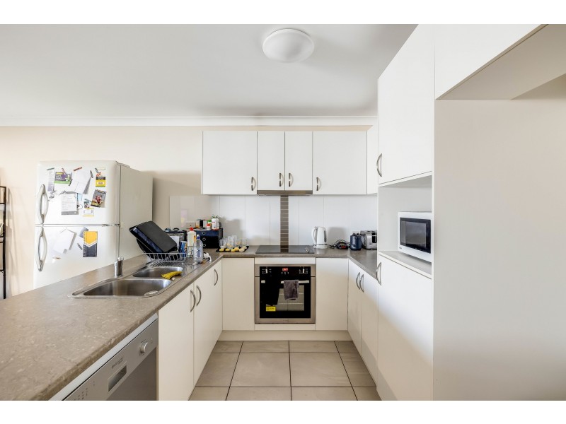 8 Farrer Street, Cranley QLD 4350