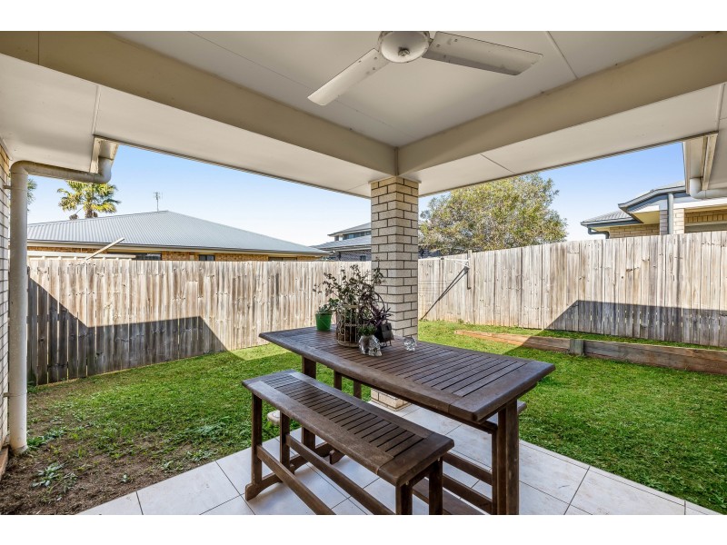 8 Farrer Street, Cranley QLD 4350