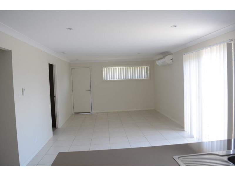 2/274 Long Street, South Toowoomba QLD 4350