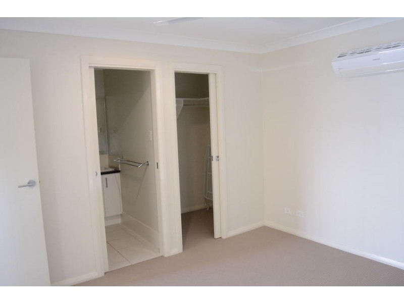 2/274 Long Street, South Toowoomba QLD 4350