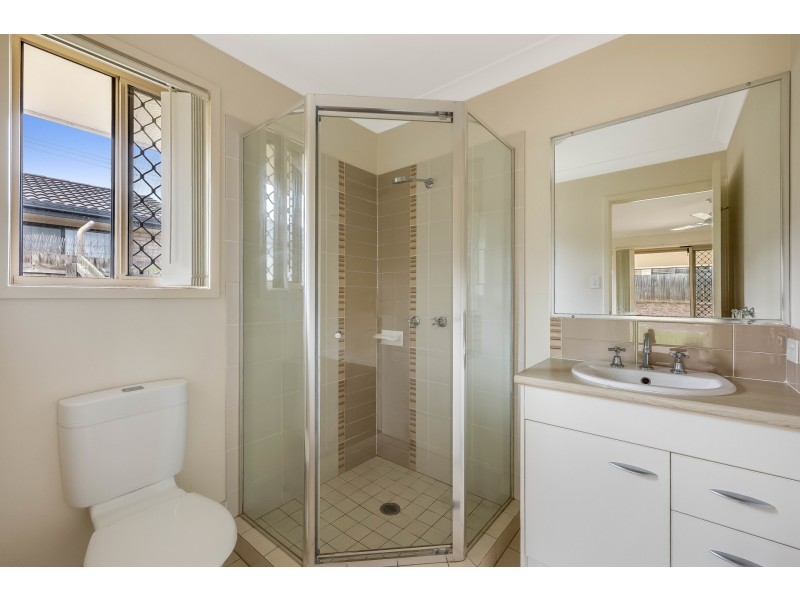 4 Paige Place, Helidon QLD 4344