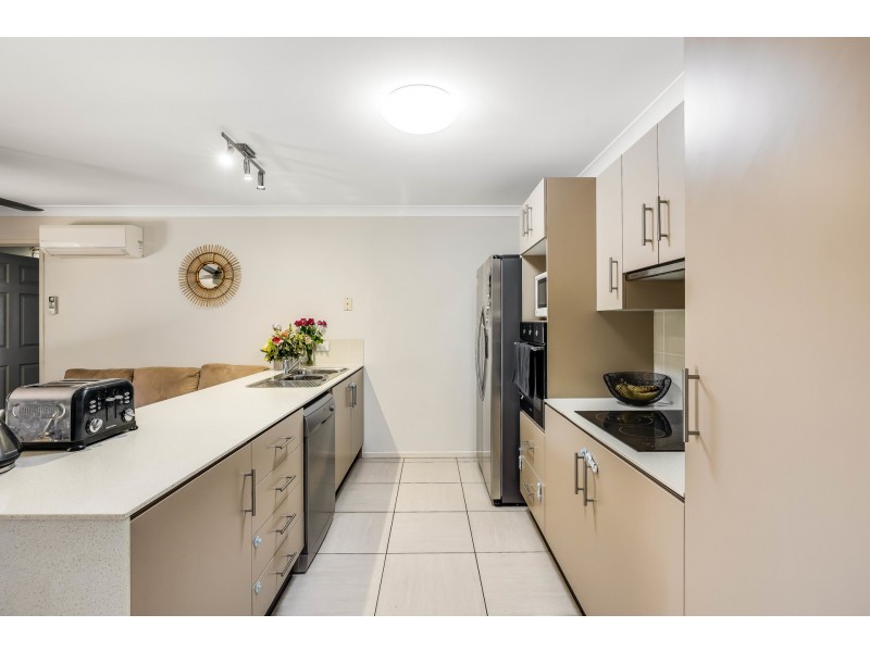 12 Sandalwood Drive, Glenvale QLD 4350