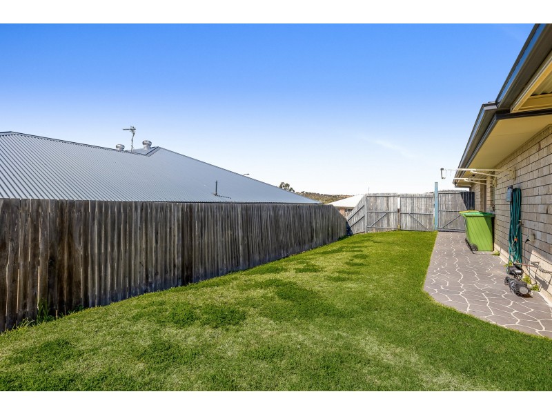 12 Sandalwood Drive, Glenvale QLD 4350