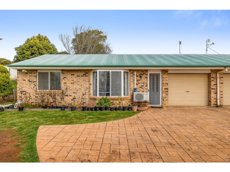 2/3 Quinlan Court, Darling Heights QLD 4350