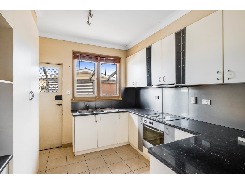 6 Lewis Street, Harristown QLD 4350