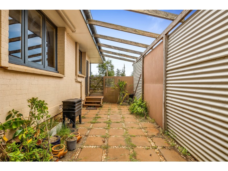 6 Lewis Street, Harristown QLD 4350