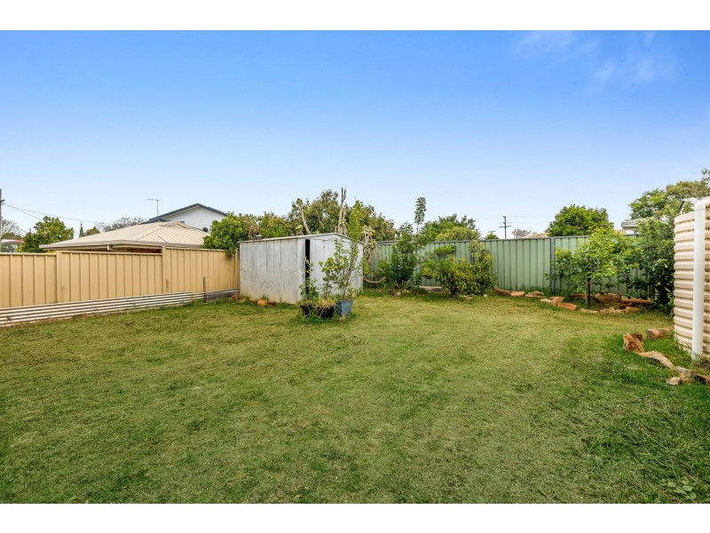 6 Lewis Street, Harristown QLD 4350