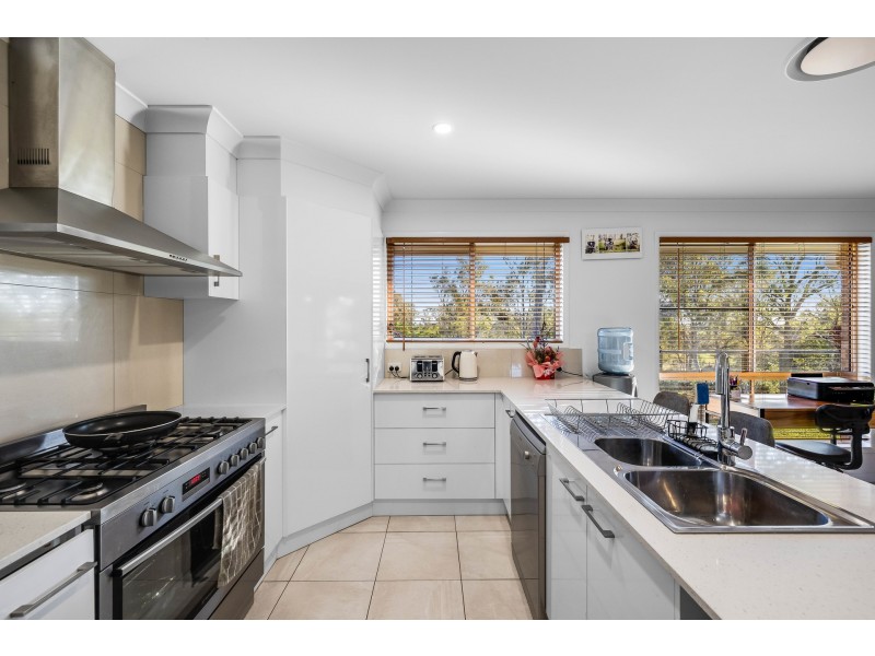 9 Madrid Court, Glenvale QLD 4350