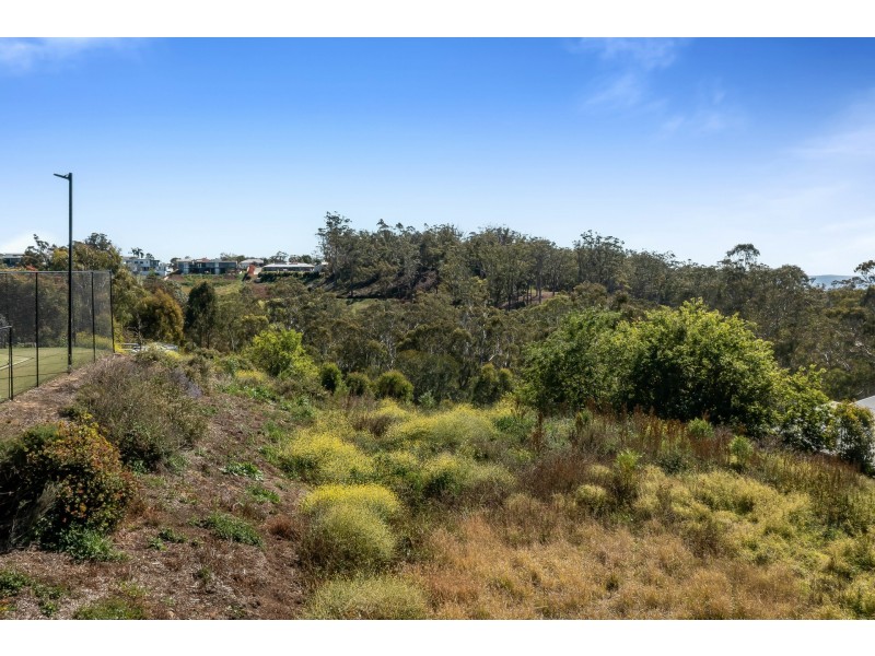 3 Bramwell Street, Middle Ridge QLD 4350