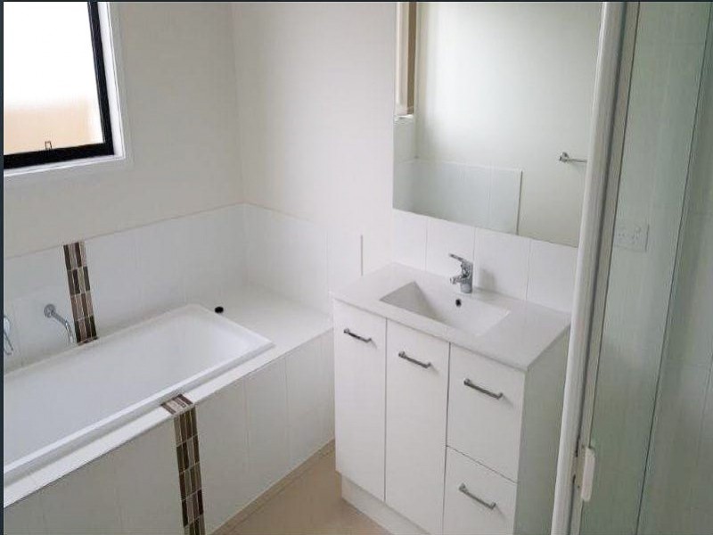 16 Tarcoola Street, Wyreema QLD 4352