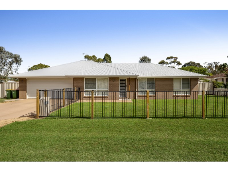 36 Milligan Street, Oakey QLD 4401