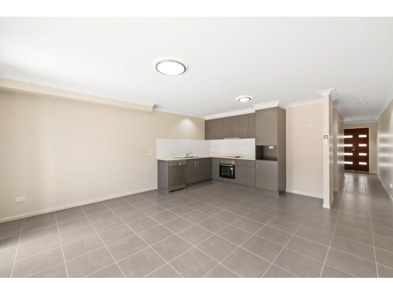 12/81 Vacy Street, Newtown QLD 4350