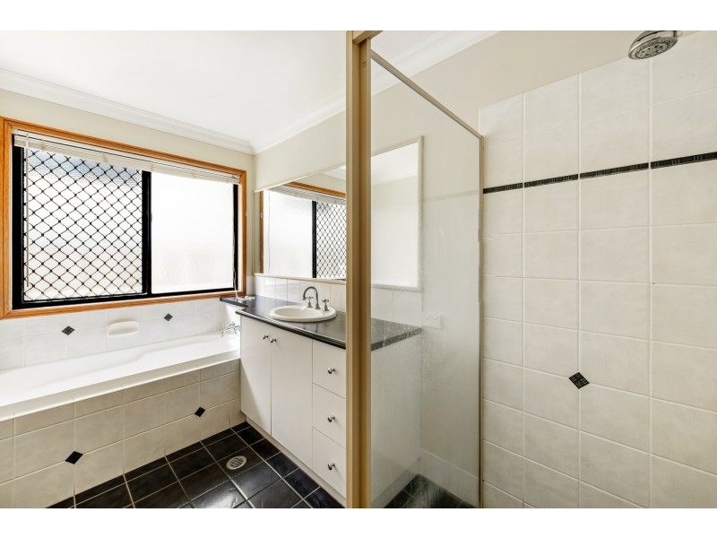 1&2/9 Mason Court, Kearneys Spring QLD 4350