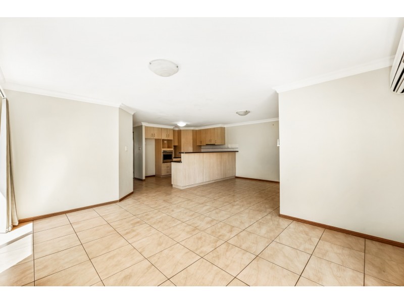 1&2/9 Mason Court, Kearneys Spring QLD 4350