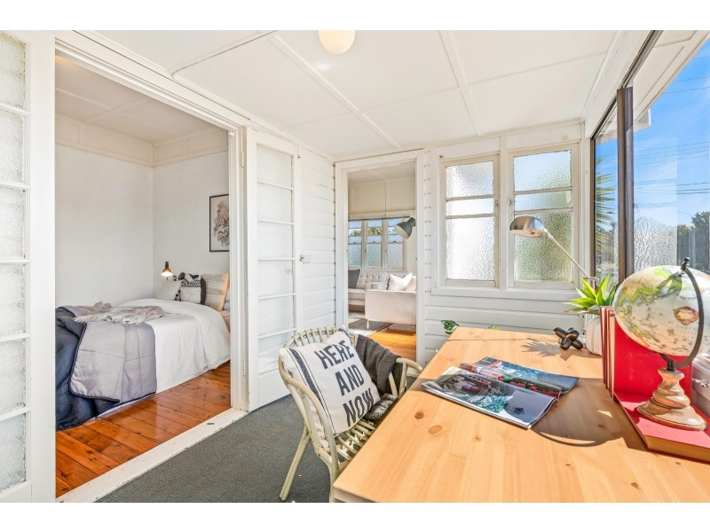 32 Avondale Street, Newtown QLD 4350