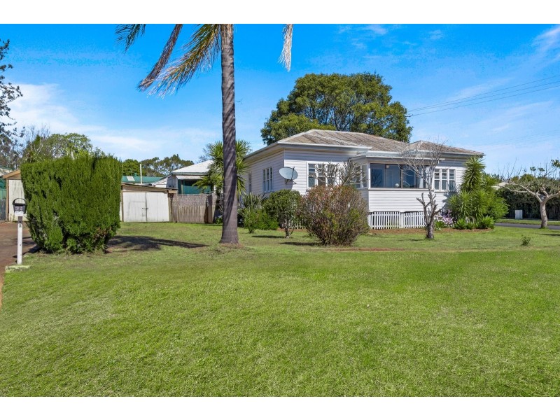 32 Avondale Street, Newtown QLD 4350