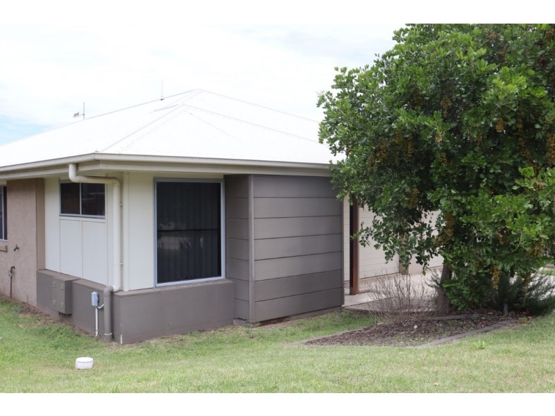 1/11 Carlin Street, Glenvale QLD 4350