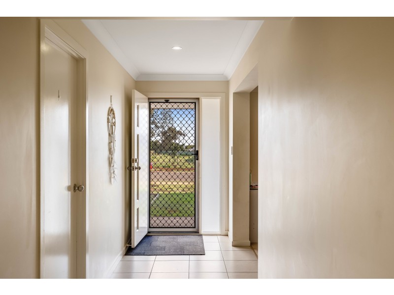 5 McIntosh Street, Westbrook QLD 4350