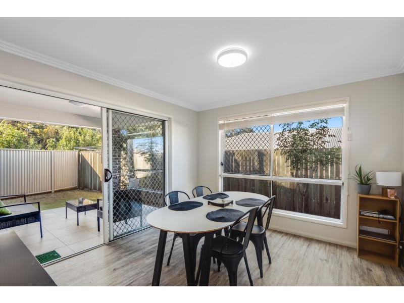 2/15 Henry Street, Mount Lofty QLD 4350