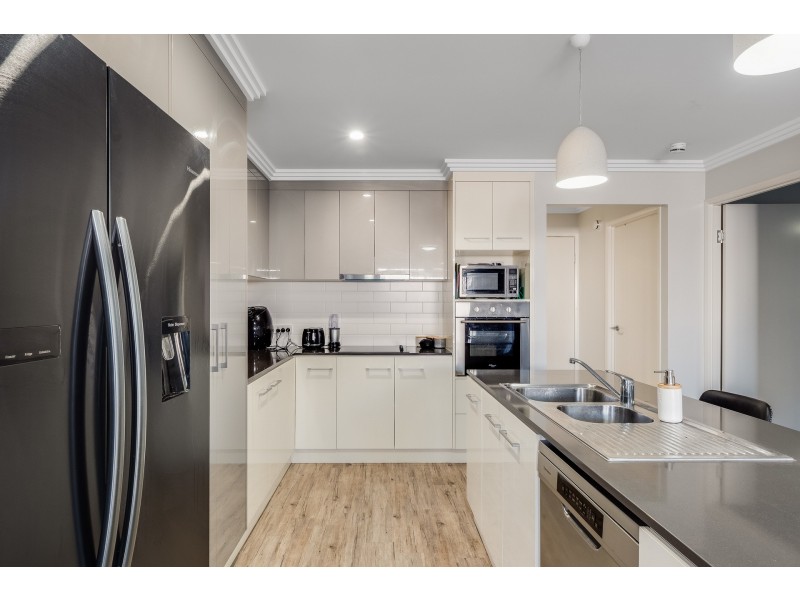 2/15 Henry Street, Mount Lofty QLD 4350