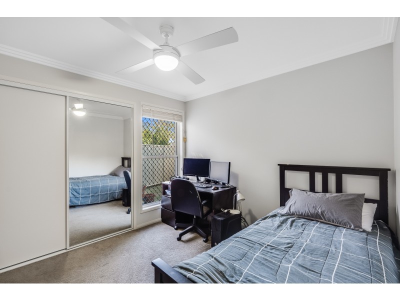 2/15 Henry Street, Mount Lofty QLD 4350