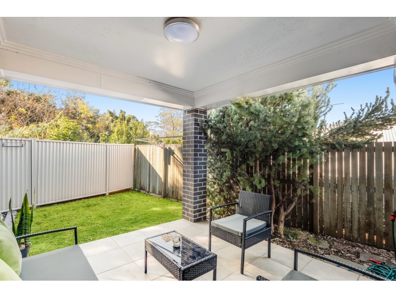2/15 Henry Street, Mount Lofty QLD 4350
