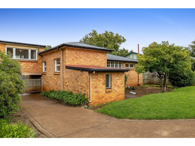110 Hume Street, East Toowoomba QLD 4350