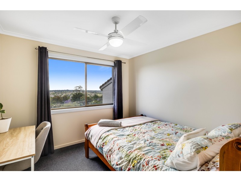 29/2 Benjamin Street, Mount Lofty QLD 4350