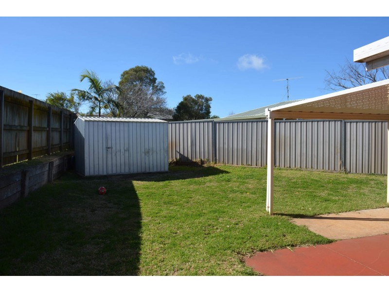 5 Silvergum Court, Glenvale QLD 4350