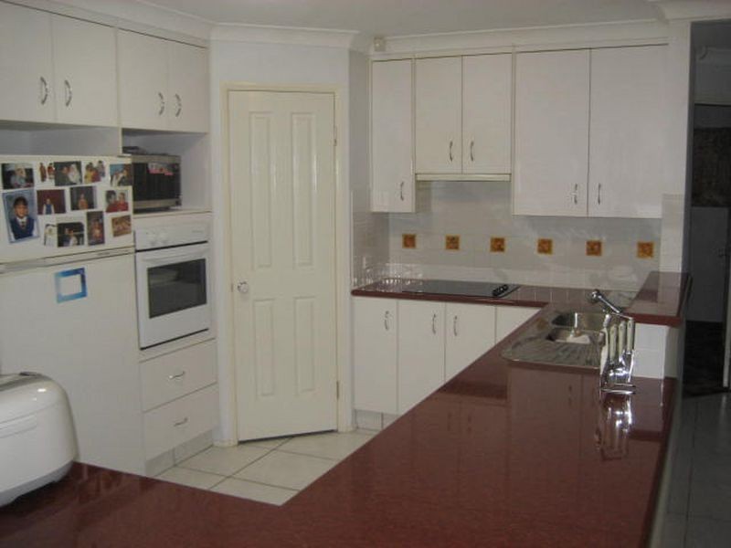 5 Barton Street, Middle Ridge QLD 4350