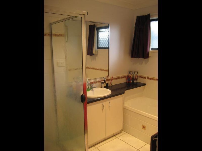 5 Barton Street, Middle Ridge QLD 4350