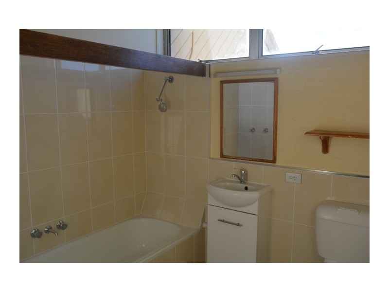 2/74 Platz Street, Darling Heights QLD 4350