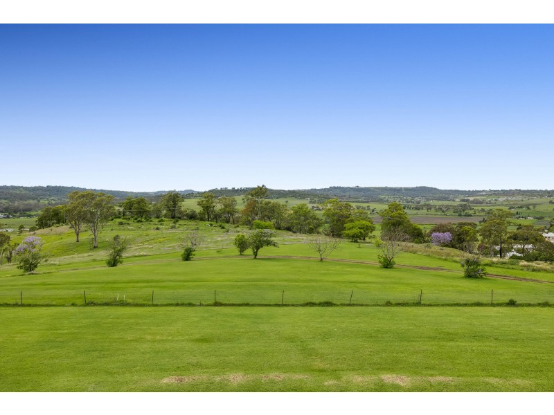 6 Junction Drive, Gowrie Junction QLD 4352