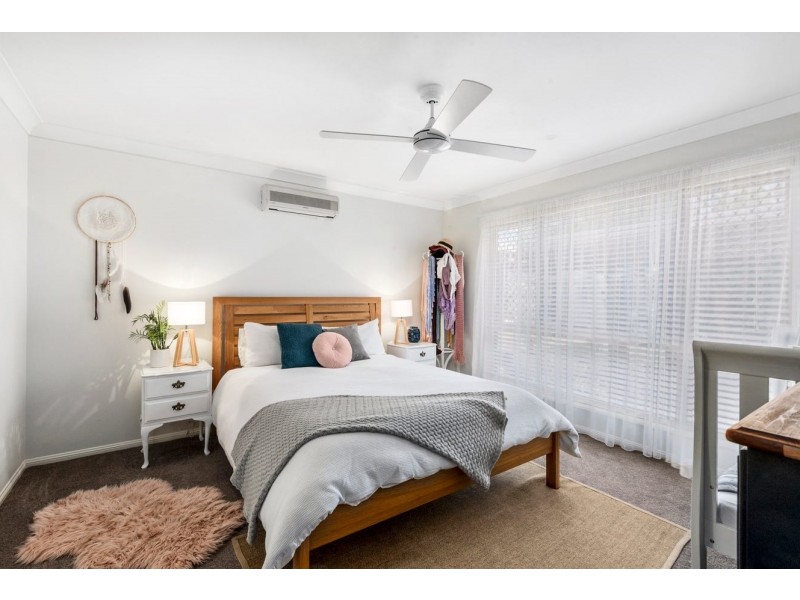 6 Mengel Court, Middle Ridge QLD 4350