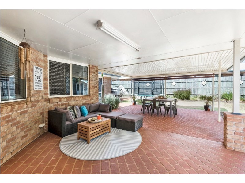 6 Mengel Court, Middle Ridge QLD 4350