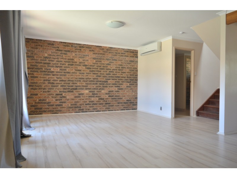 9/367 Margaret Street, Newtown QLD 4350