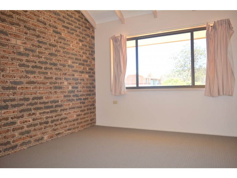 9/367 Margaret Street, Newtown QLD 4350