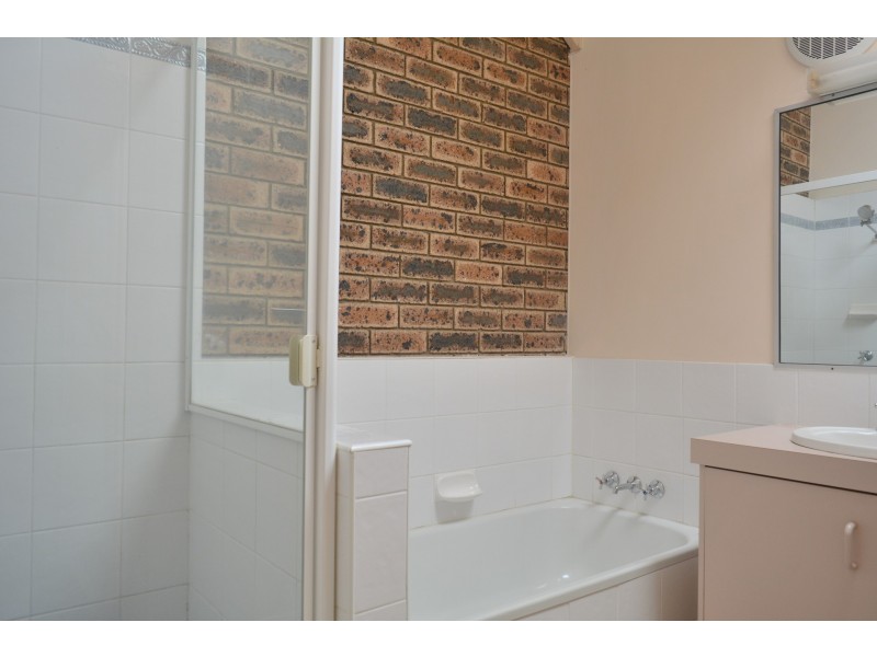 9/367 Margaret Street, Newtown QLD 4350