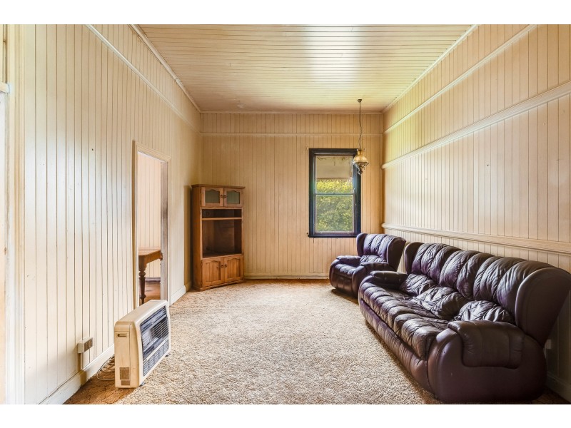 61 Hogg Street, Cranley QLD 4350