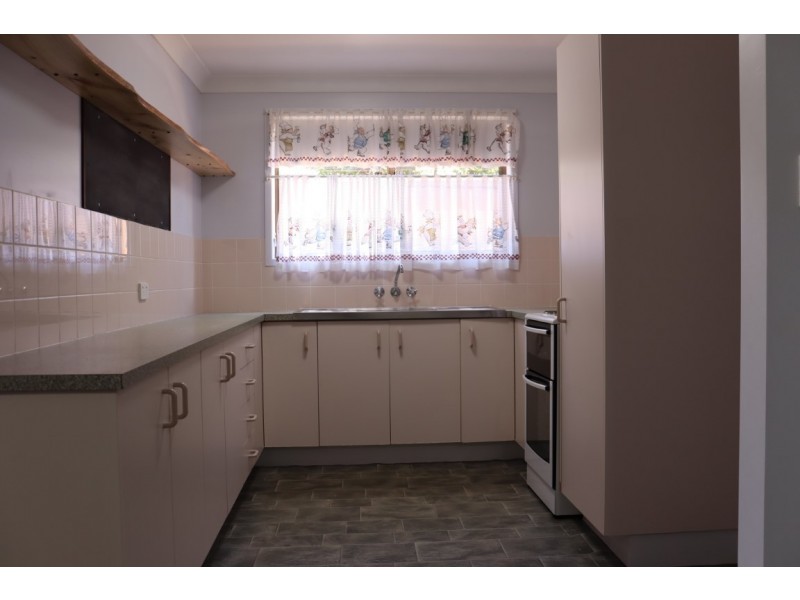 2/5 O’beirne Street, Kearneys Spring QLD 4350