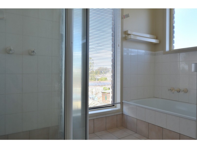 3/390 Stenner Street, Kearneys Spring QLD 4350