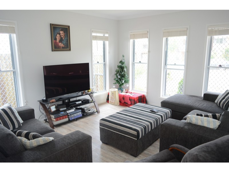 2/15 Henry Street, Mount Lofty QLD 4350