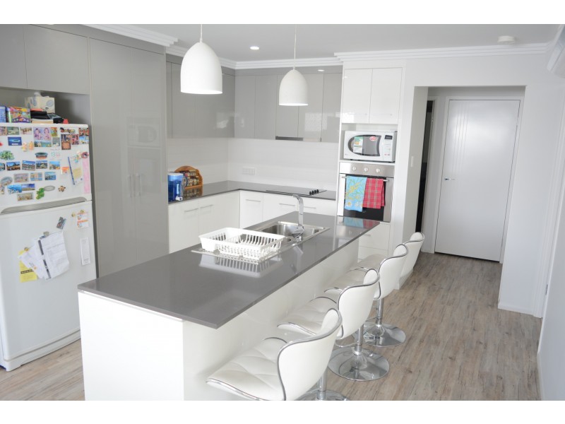 2/15 Henry Street, Mount Lofty QLD 4350