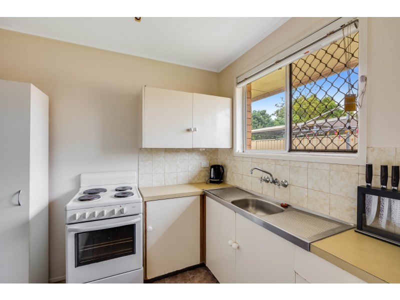 1 & 2/24 Knockator Crescent, Centenary Heights QLD 4350
