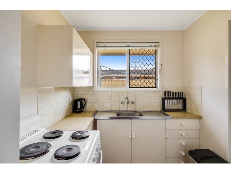 1 & 2/24 Knockator Crescent, Centenary Heights QLD 4350