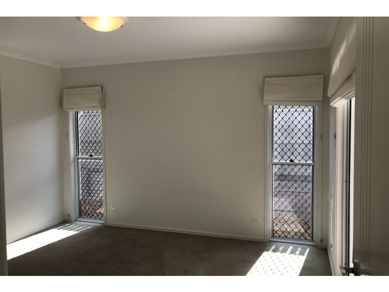 19 Pugh Street, Middle Ridge QLD 4350