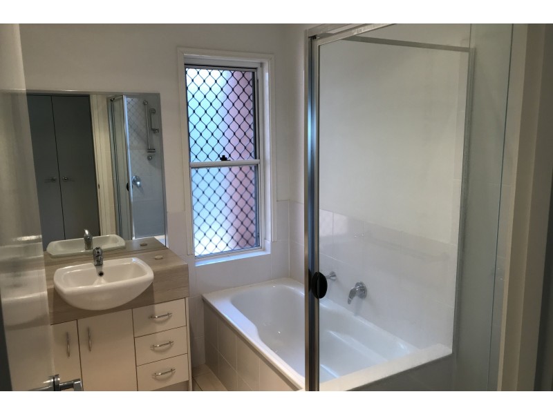 19 Pugh Street, Middle Ridge QLD 4350