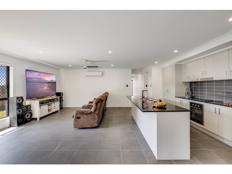 6 Latsky Drive, Cotswold Hills QLD 4350