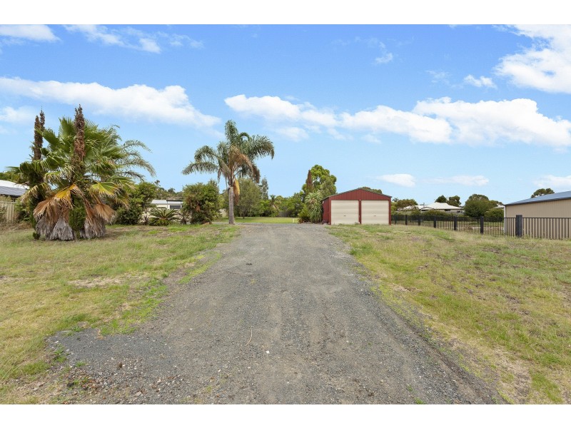 70 Phipps Drive, Meringandan West QLD 4352