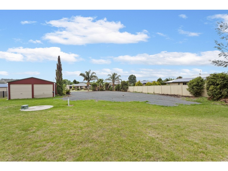 70 Phipps Drive, Meringandan West QLD 4352